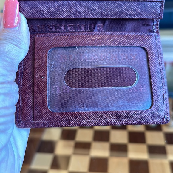 BURBERRY CARD CASE GUC BURGUNDY/ PLAID.. 4.24x 3 - Picture 6 of 8
